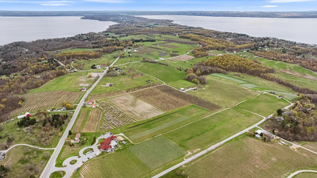 11751 Center Road Peninsula Township MI 49686