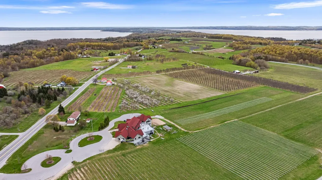11751 Center Road Peninsula Township MI 49686