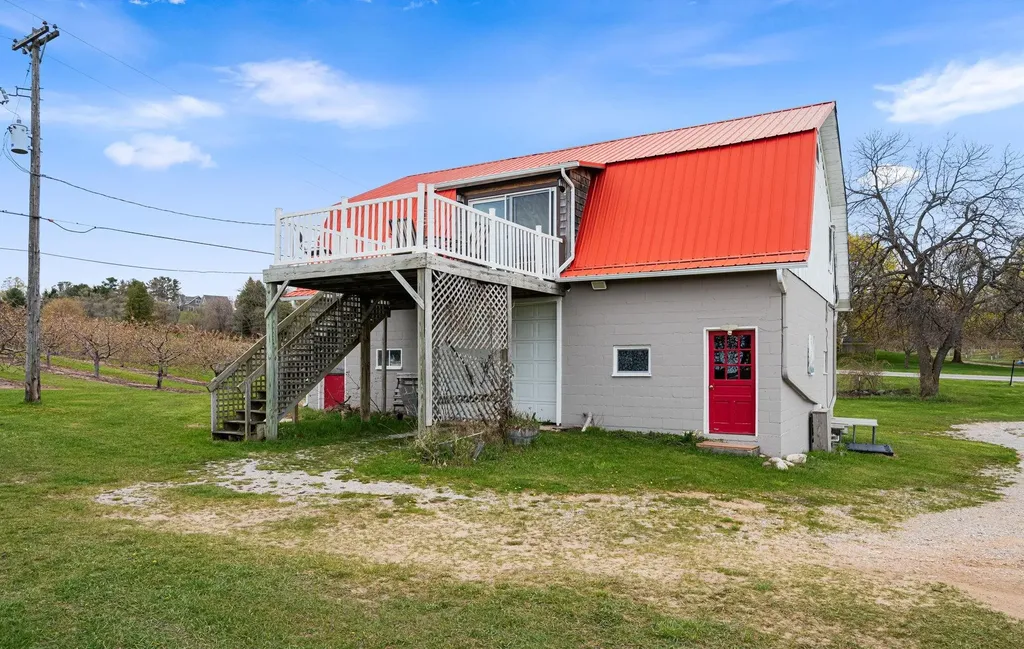 11751 Center Road Peninsula Township MI 49686