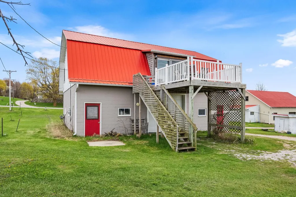 11751 Center Road Peninsula Township MI 49686
