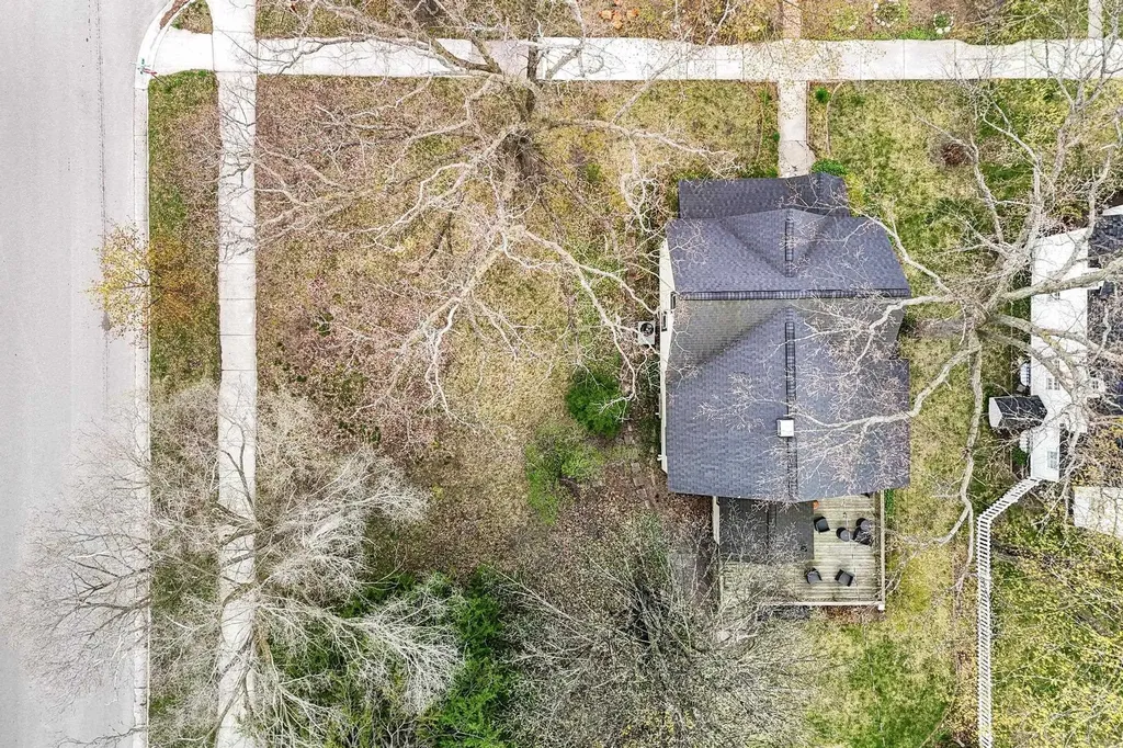 302 W Tenth Street Traverse City City MI 49684