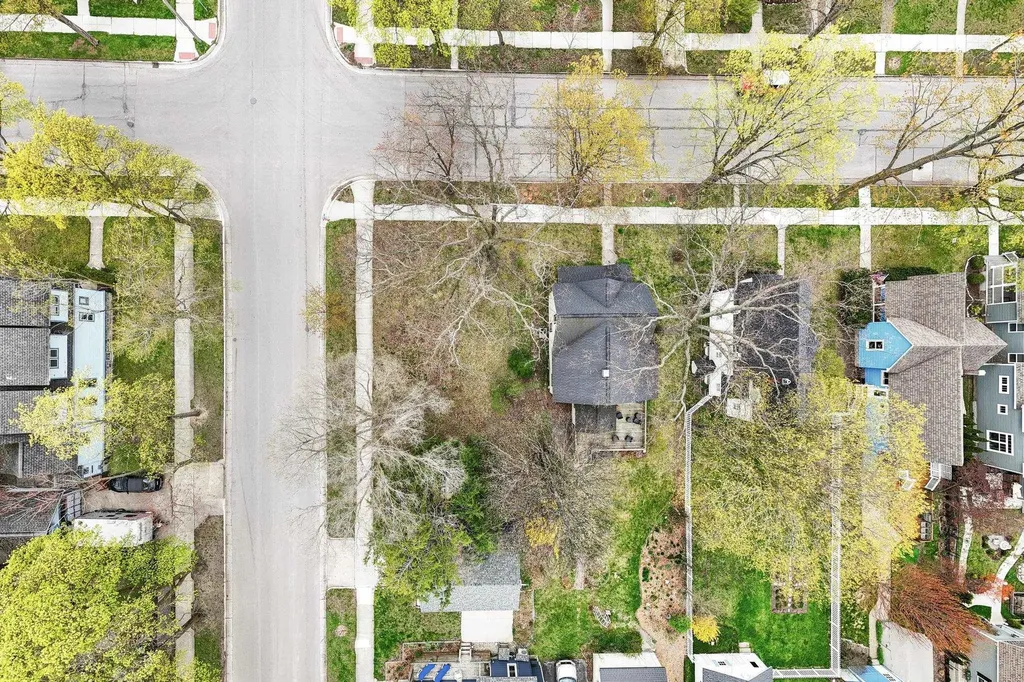302 W Tenth Street Traverse City City MI 49684