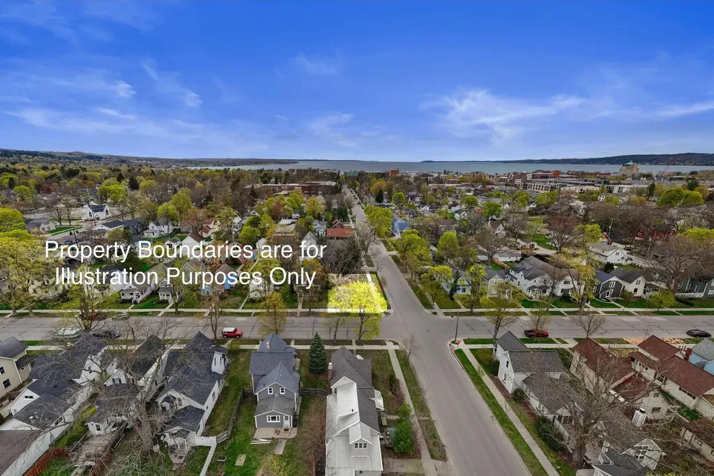 302 W Tenth Street Traverse City City MI 49684