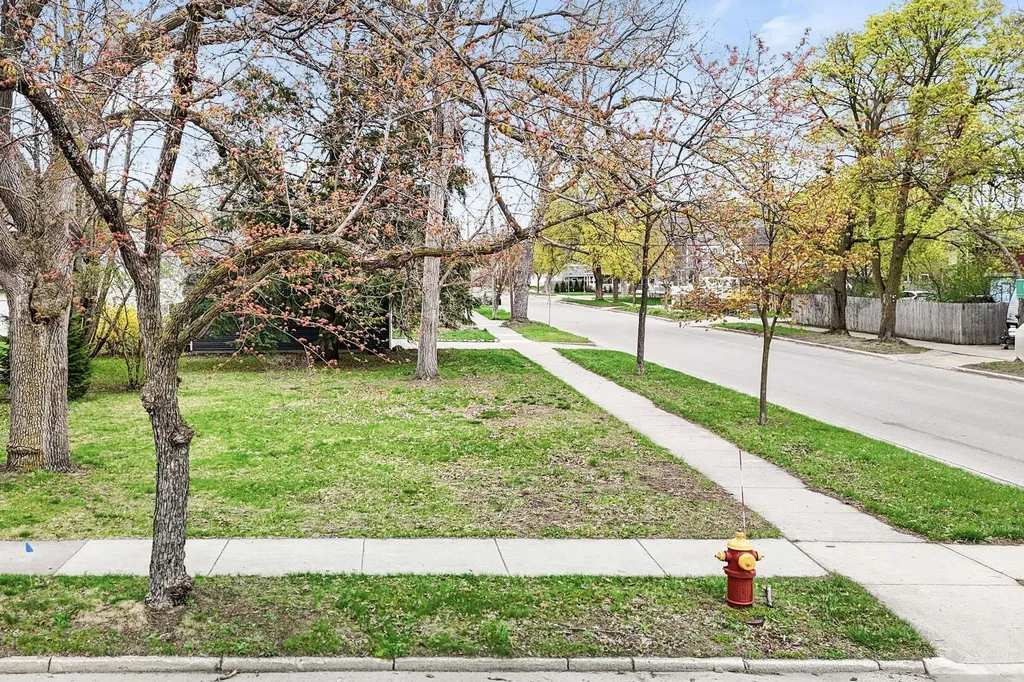 302 W Tenth Street Traverse City City MI 49684