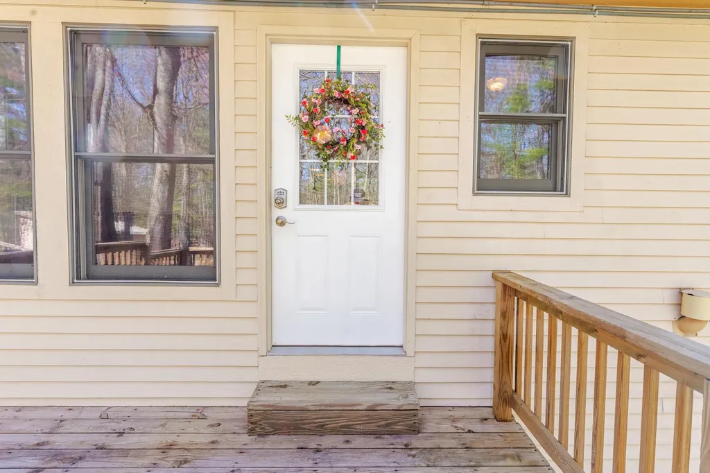 125 Dubonnet Trail Green Lake Township MI 49643