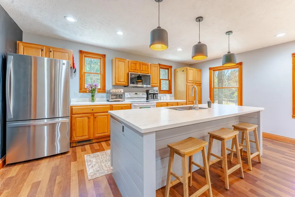 125 Dubonnet Trail Green Lake Township MI 49643