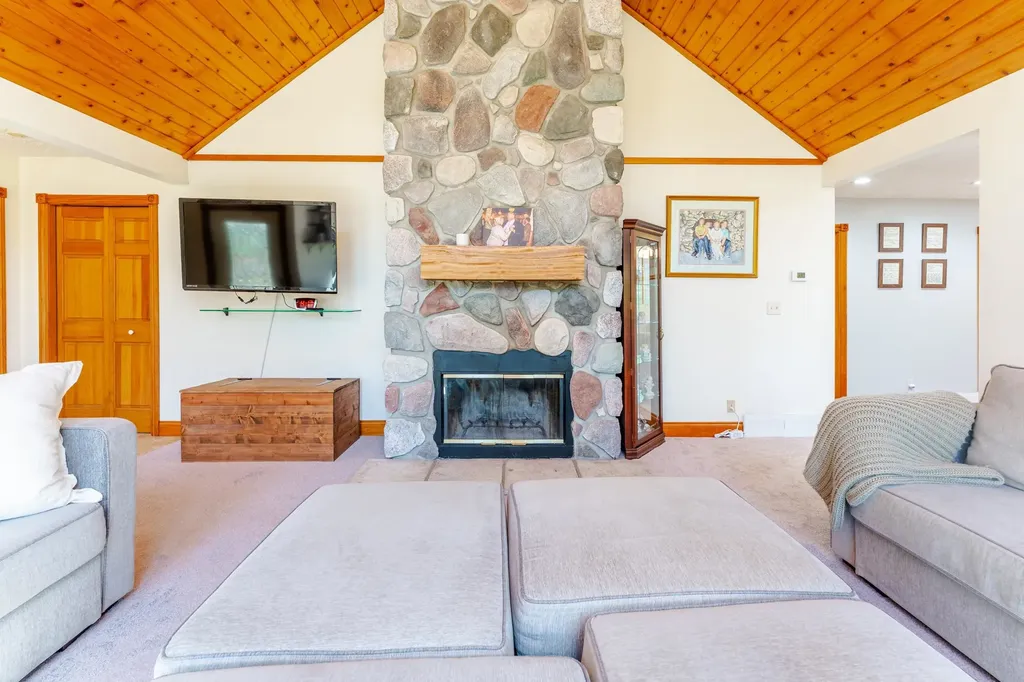 125 Dubonnet Trail Green Lake Township MI 49643