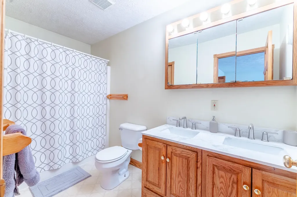 125 Dubonnet Trail Green Lake Township MI 49643