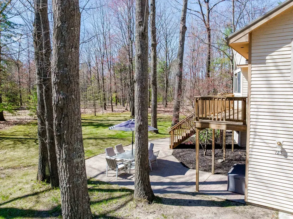 125 Dubonnet Trail Green Lake Township MI 49643