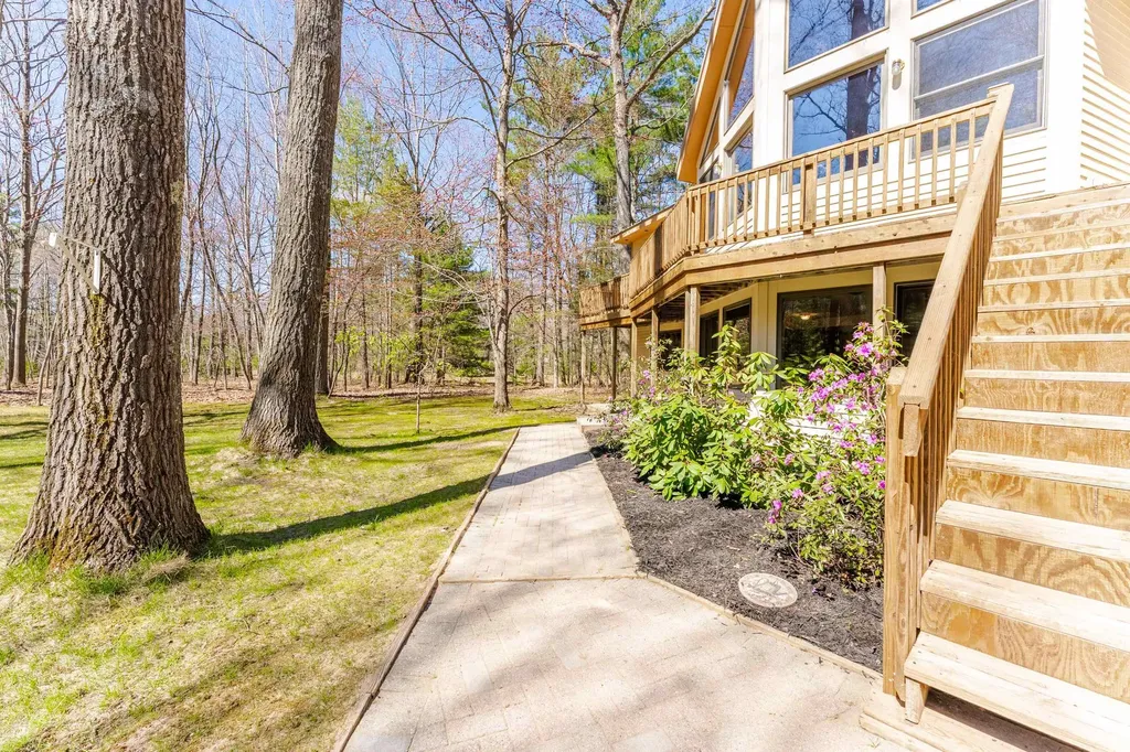 125 Dubonnet Trail Green Lake Township MI 49643