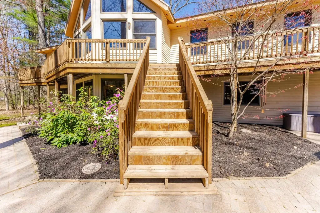 125 Dubonnet Trail Green Lake Township MI 49643