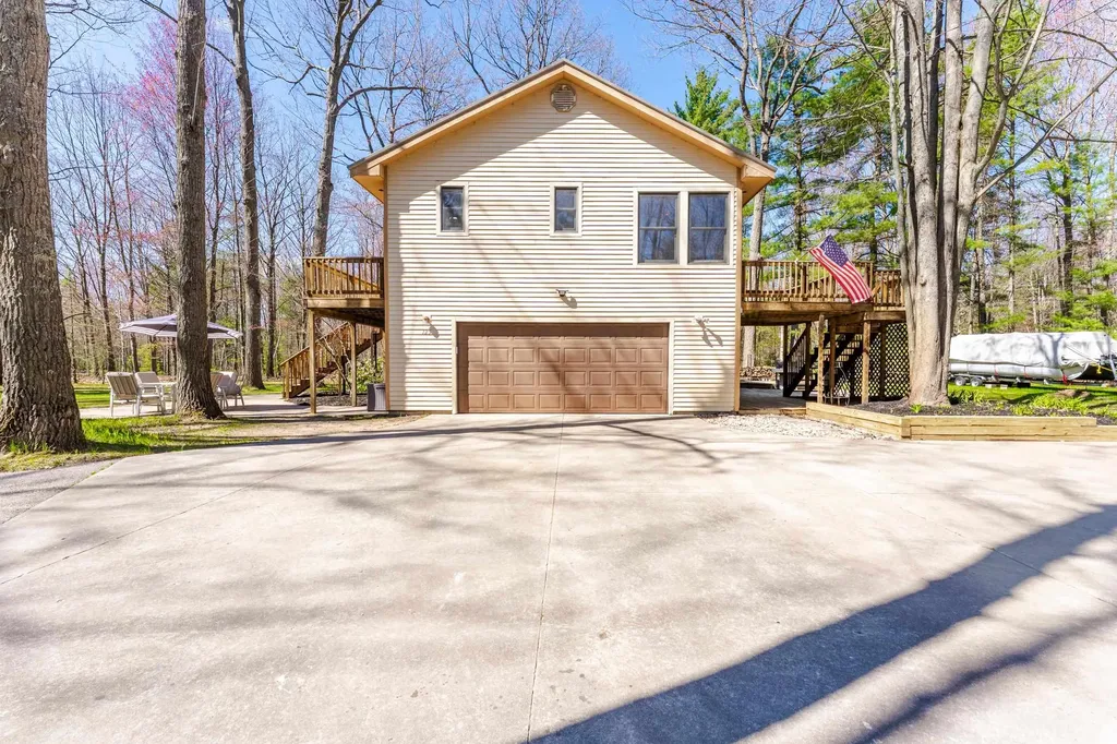 125 Dubonnet Trail Green Lake Township MI 49643