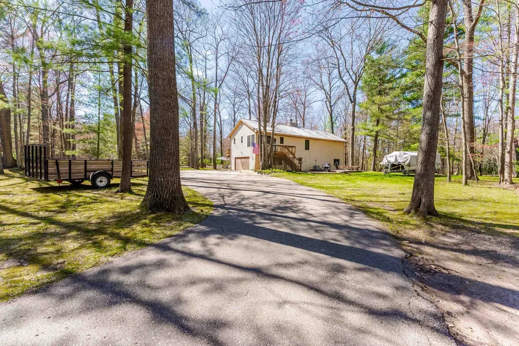125 Dubonnet Trail Green Lake Township MI 49643