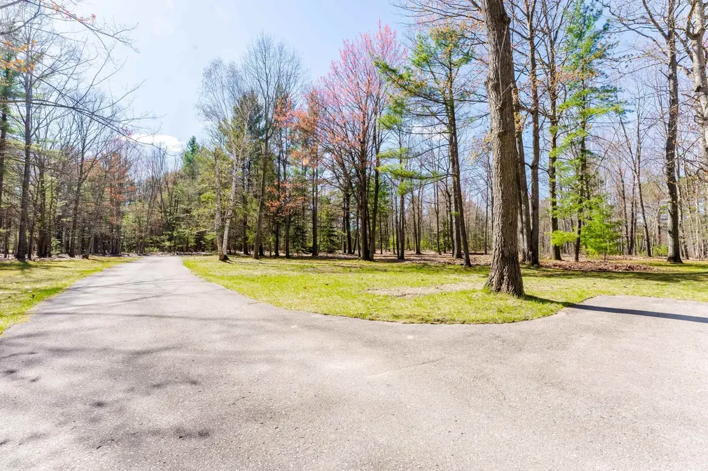 125 Dubonnet Trail Green Lake Township MI 49643