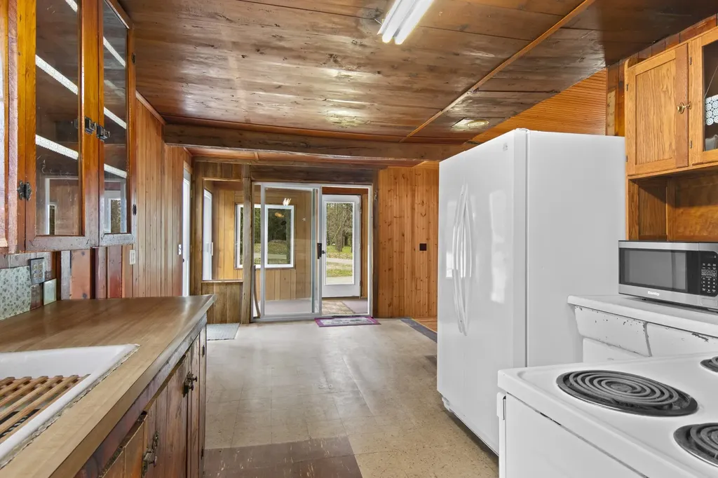 5322 Rushton Road Central Lake Township MI 49622