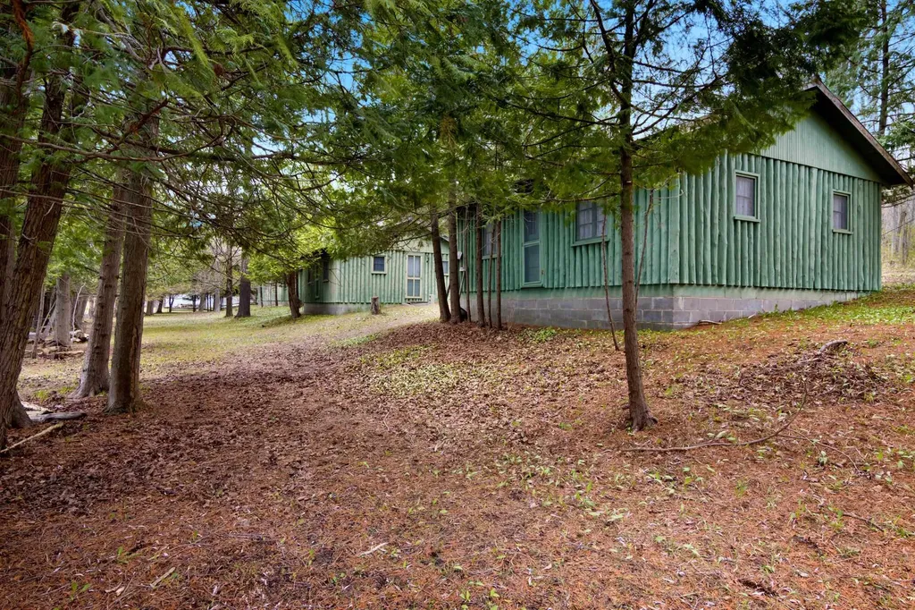 5322 Rushton Road Central Lake Township MI 49622