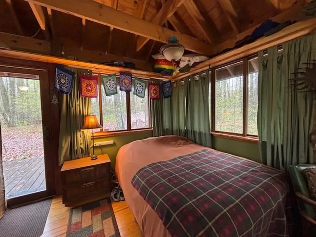 5565 Somich Trail Chestonia Township MI 49659