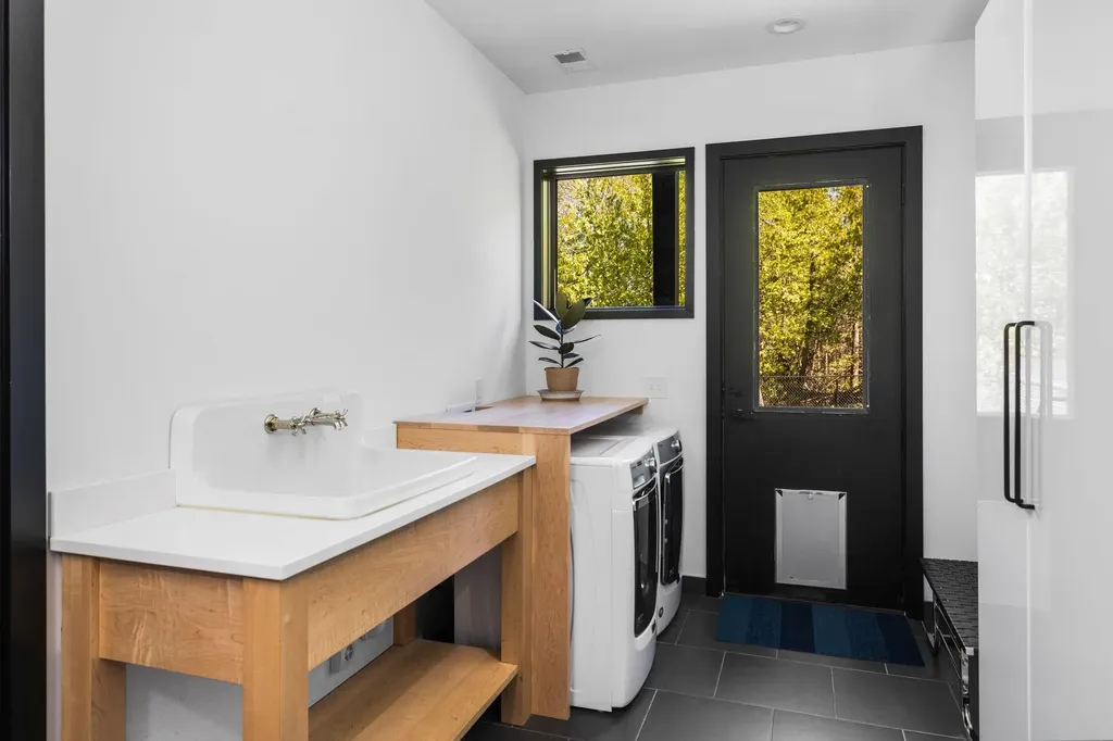 9371 N Onominese Trail Leelanau Township MI 49670