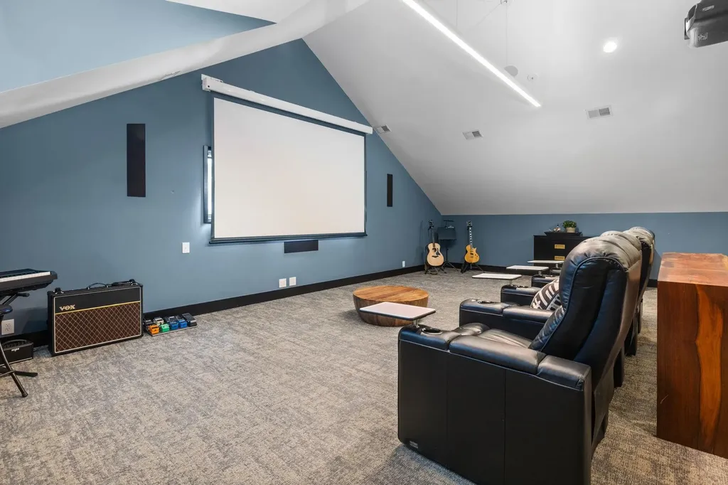 9371 N Onominese Trail Leelanau Township MI 49670