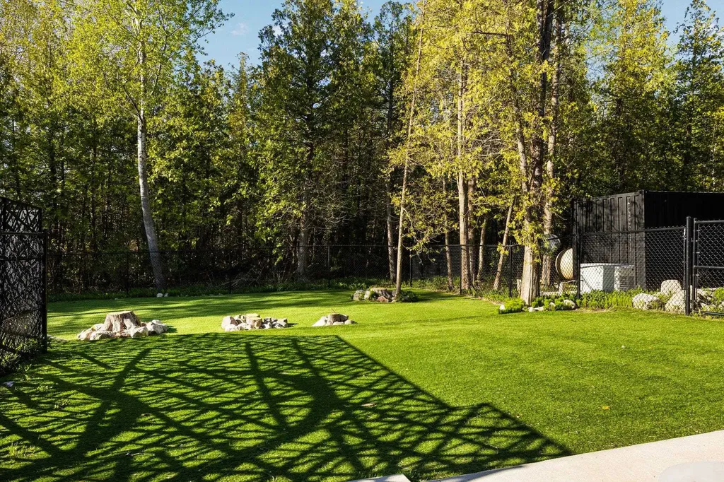 9371 N Onominese Trail Leelanau Township MI 49670