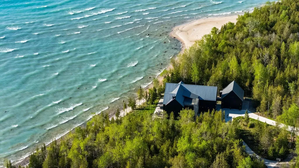 9371 N Onominese Trail Leelanau Township MI 49670