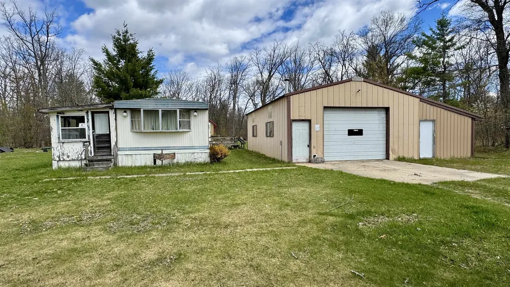 1496 17 Mile Road Middle Branch Township MI 49665