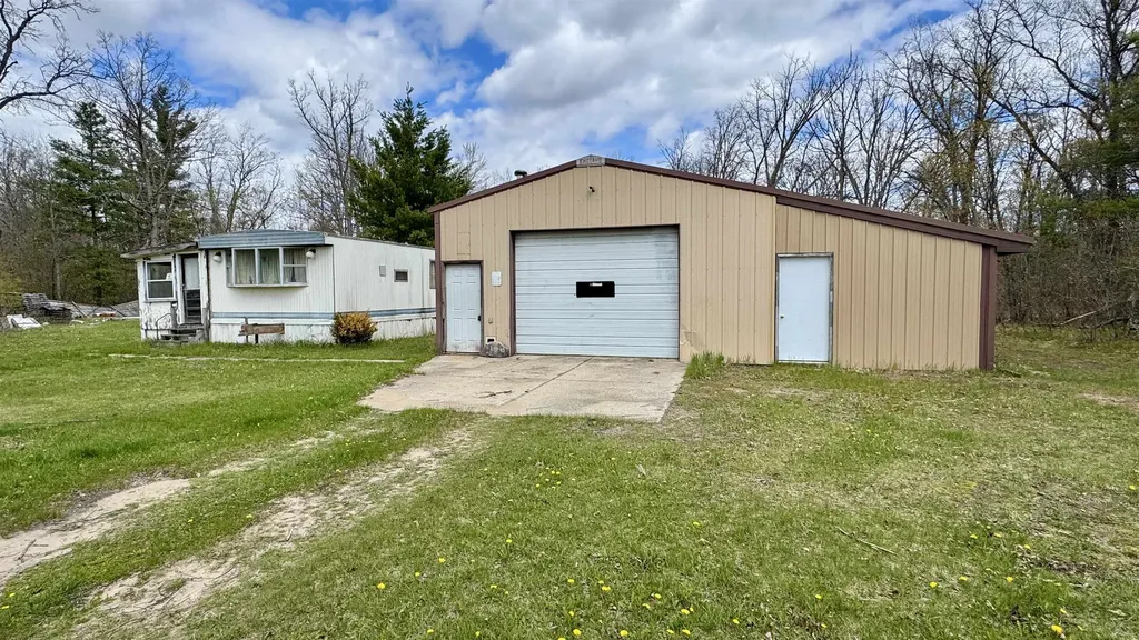 1496 17 Mile Road Middle Branch Township MI 49665