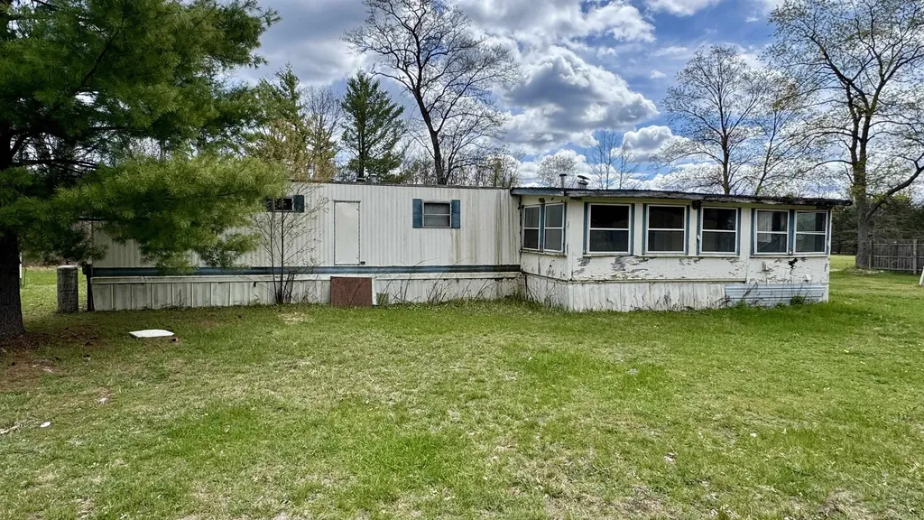 1496 17 Mile Road Middle Branch Township MI 49665