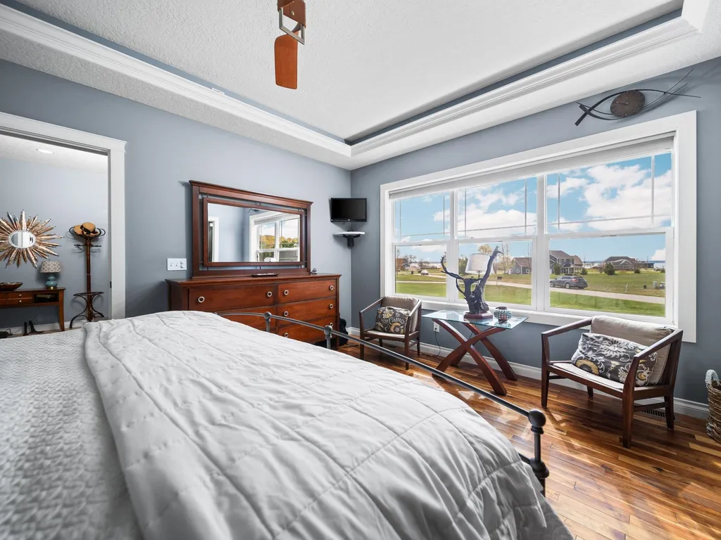 3833 Smokey Cove Drive Peninsula Township MI 49686