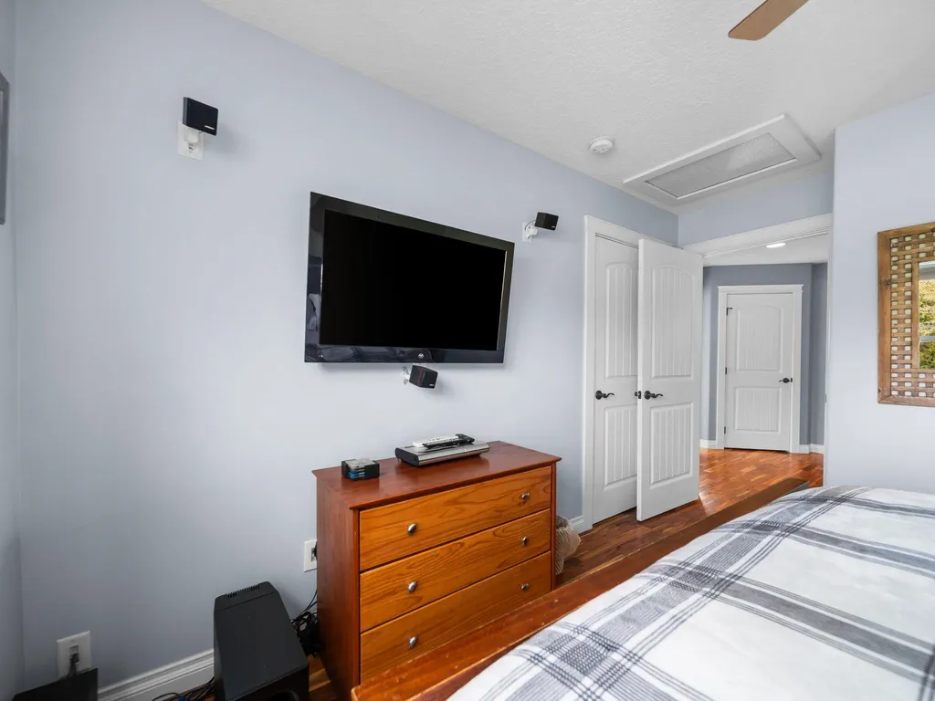 3833 Smokey Cove Drive Peninsula Township MI 49686