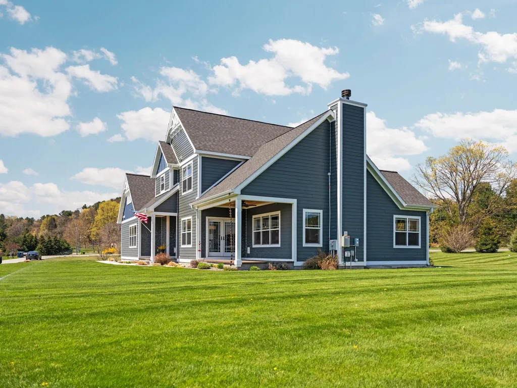 3833 Smokey Cove Drive Peninsula Township MI 49686