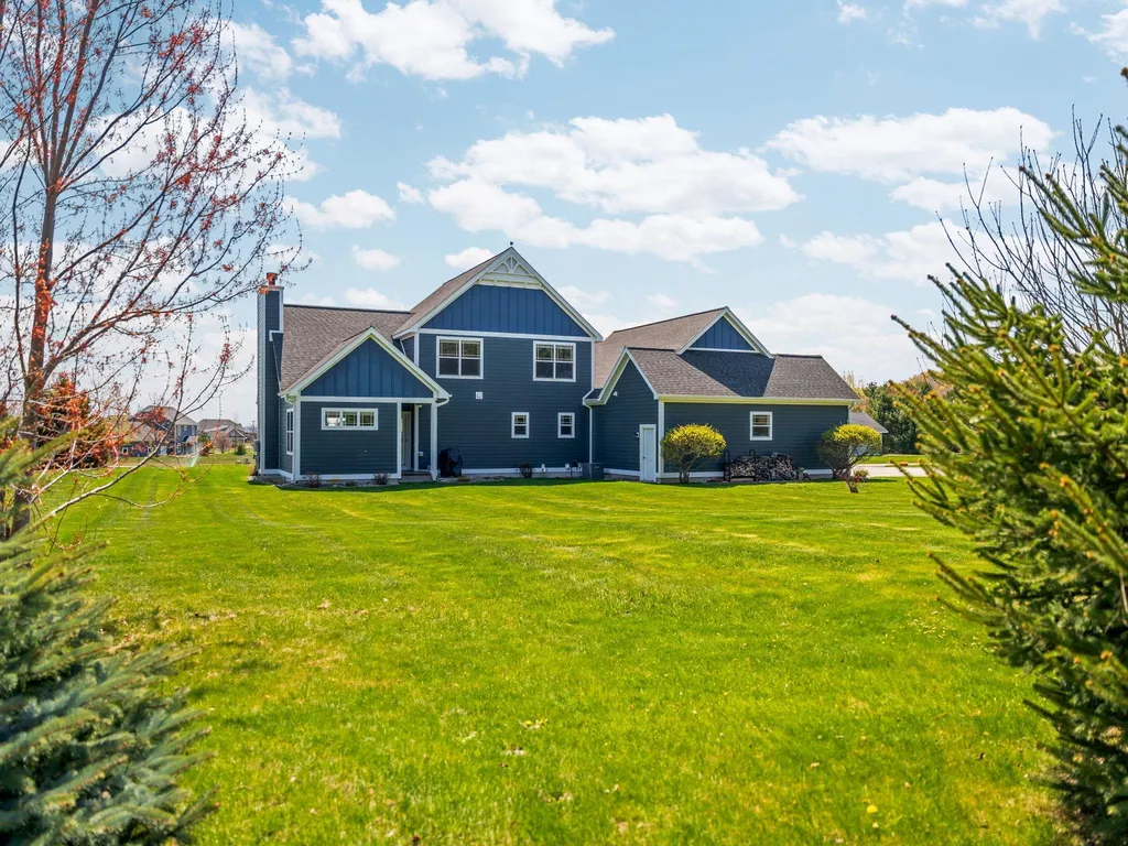 3833 Smokey Cove Drive Peninsula Township MI 49686