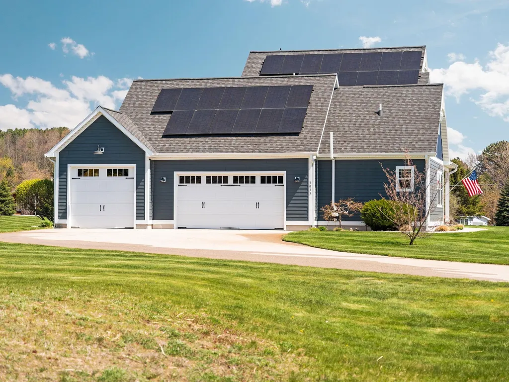 3833 Smokey Cove Drive Peninsula Township MI 49686