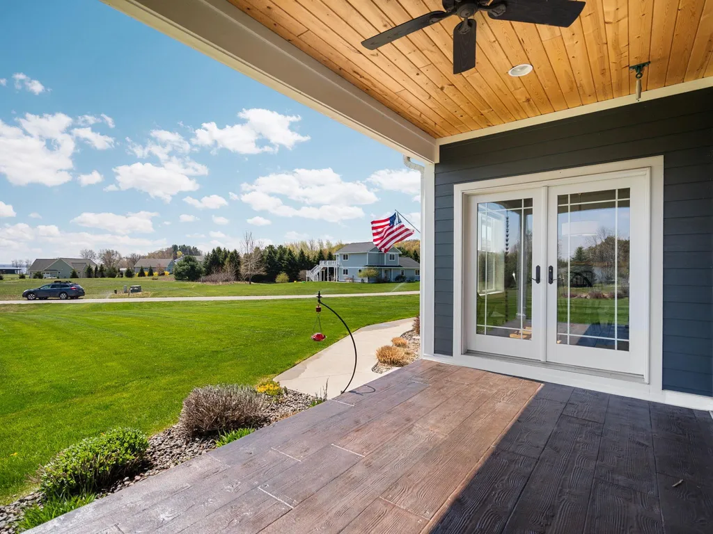 3833 Smokey Cove Drive Peninsula Township MI 49686