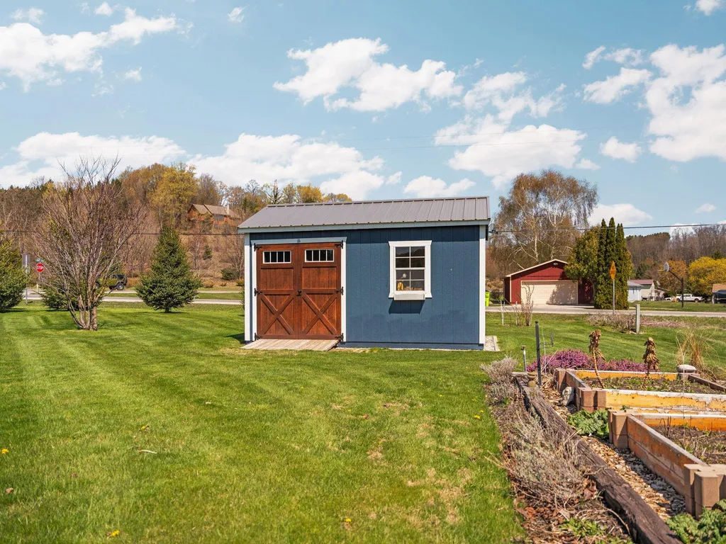 3833 Smokey Cove Drive Peninsula Township MI 49686