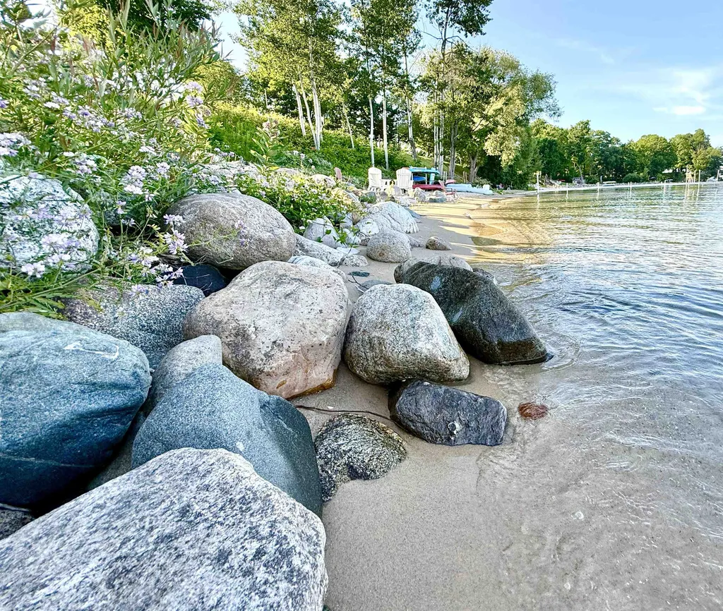3833 Smokey Cove Drive Peninsula Township MI 49686