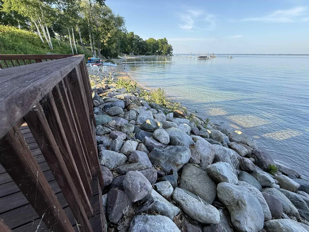 3833 Smokey Cove Drive Peninsula Township MI 49686