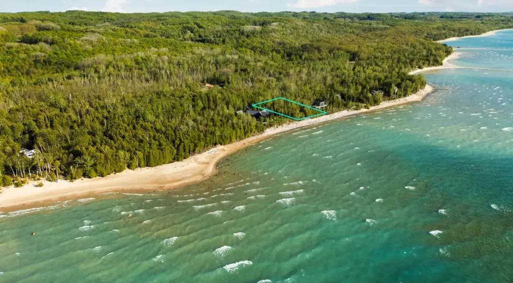 00 N Onominese Trail Leelanau Township MI 49870