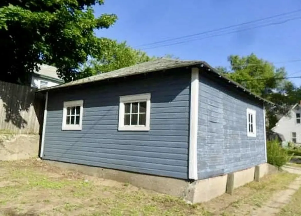 316 E Bremer Street Cadillac City MI 49601