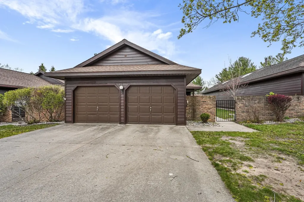 2130 E Hammond Place Garfield Charter Township MI 49686