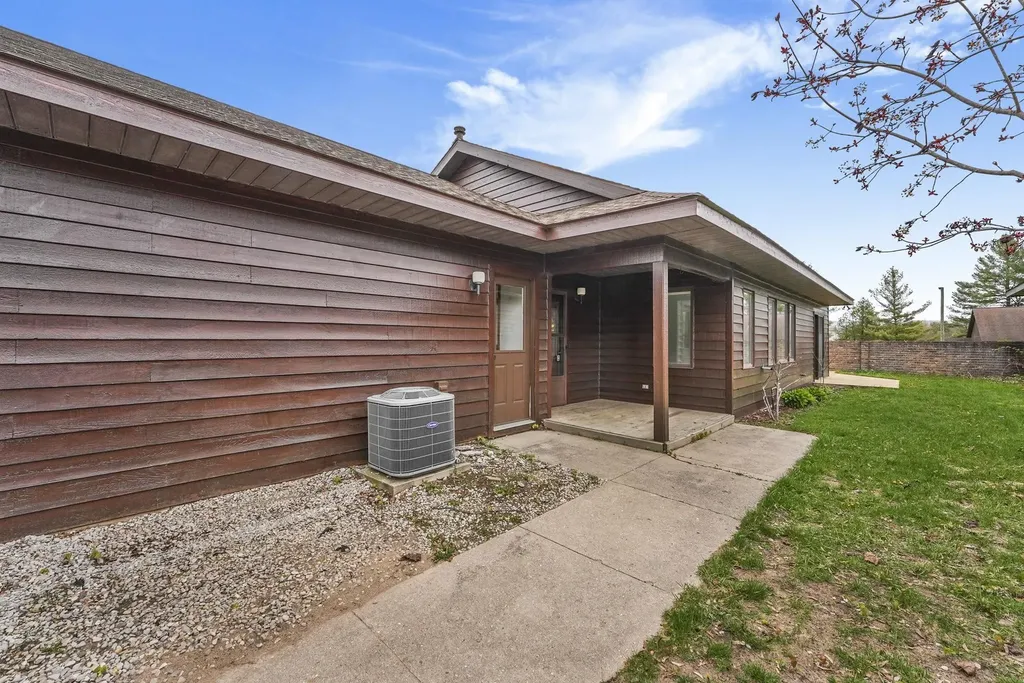 2130 E Hammond Place Garfield Charter Township MI 49686