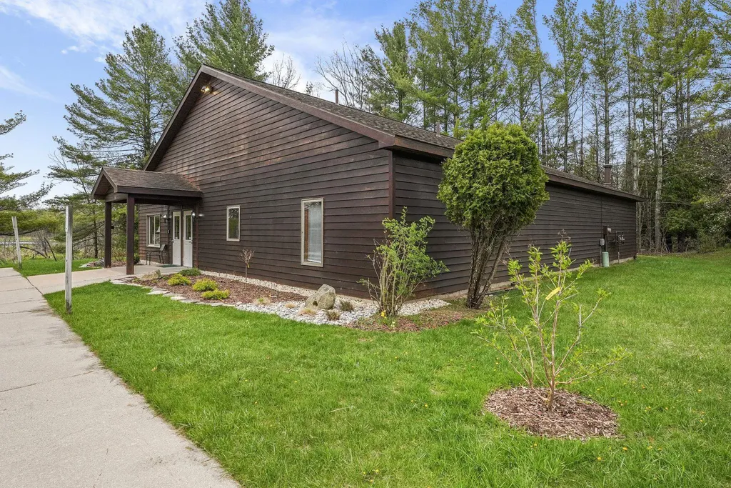 2130 E Hammond Place Garfield Charter Township MI 49686