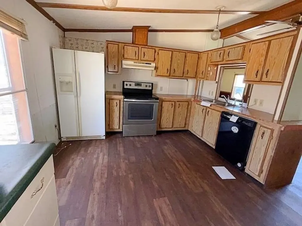 559 Gitchegumee Drive Hanover Township MI 49620