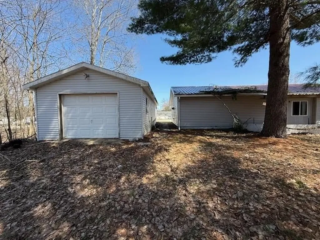 559 Gitchegumee Drive Hanover Township MI 49620