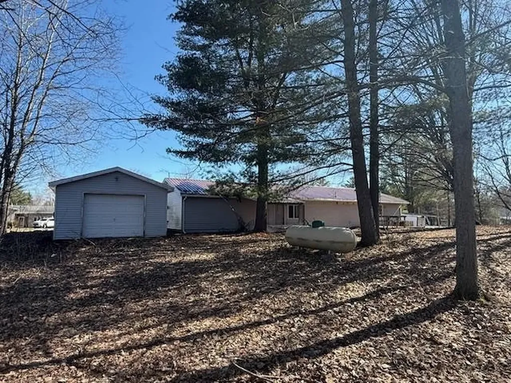 559 Gitchegumee Drive Hanover Township MI 49620