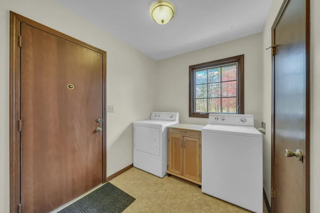 8670 W Jennings Road Lake Township MI 49651
