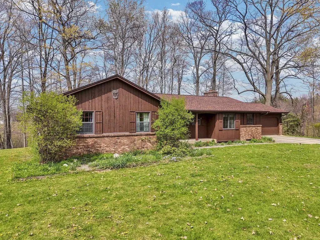 8670 W Jennings Road Lake Township MI 49651