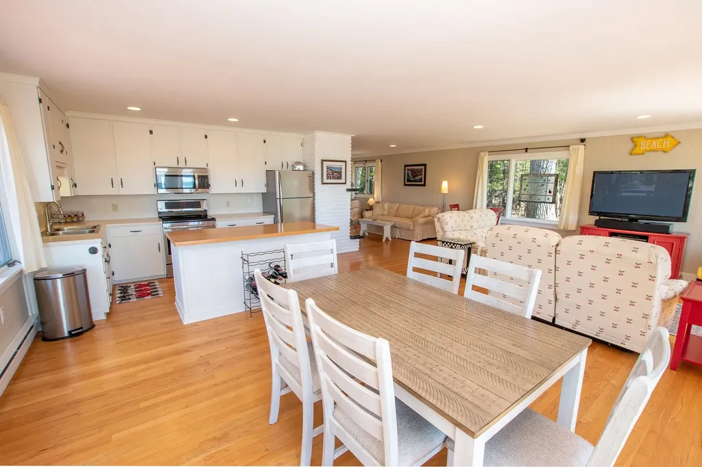3784 S Lee Point Road Bingham Township MI 49682