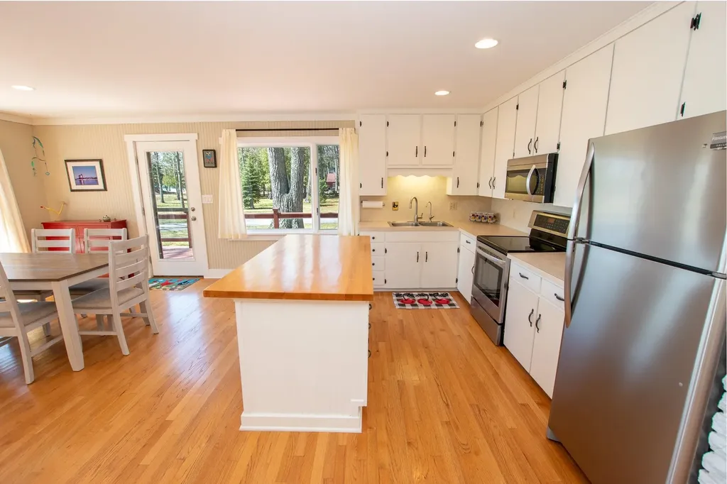 3784 S Lee Point Road Bingham Township MI 49682