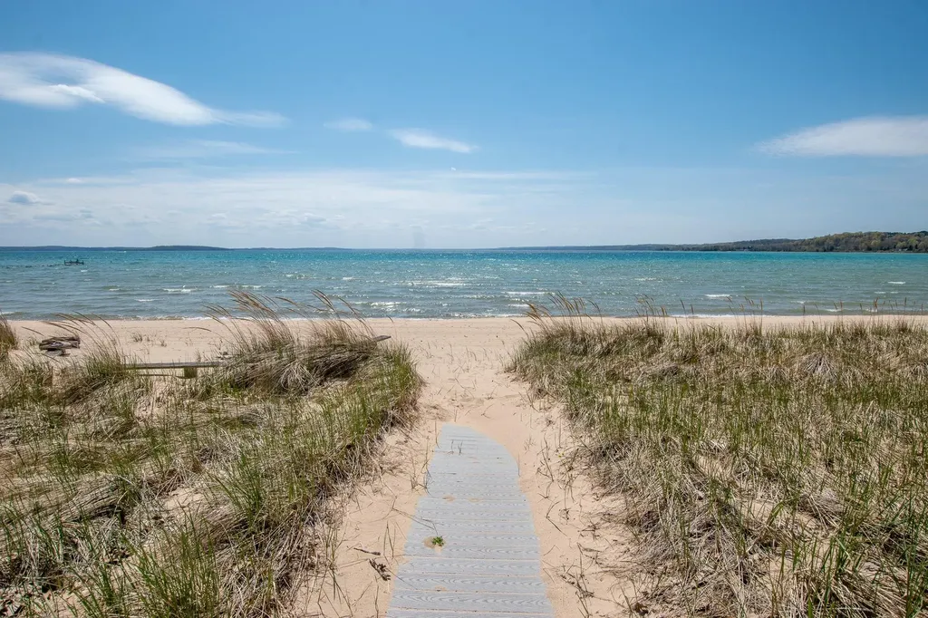 3784 S Lee Point Road Bingham Township MI 49682